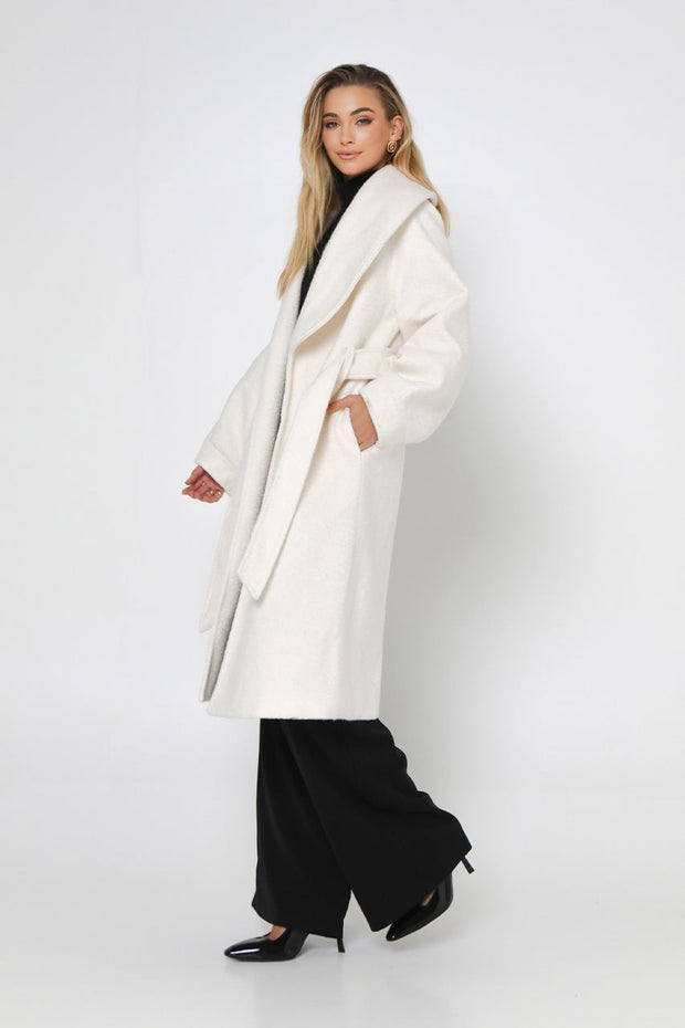 Madison The Label Tully Coat in Cream