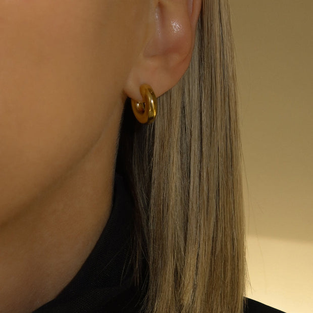 Leah Alexandra - Mini Rhodes Hoop Earrings in Gold