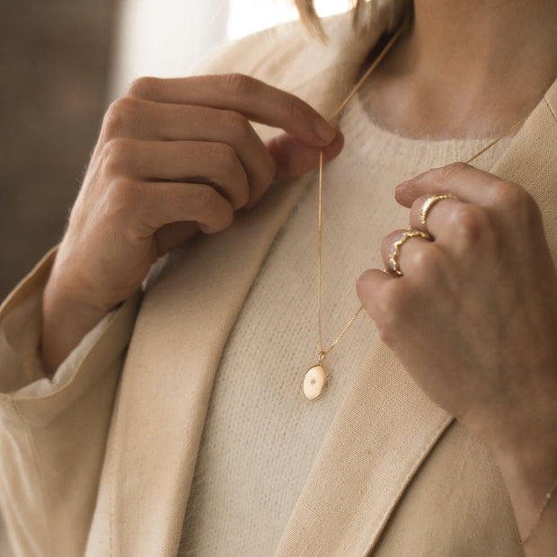 Leah Alexandra - Oval Spark Locket Necklace Diamond in Gold