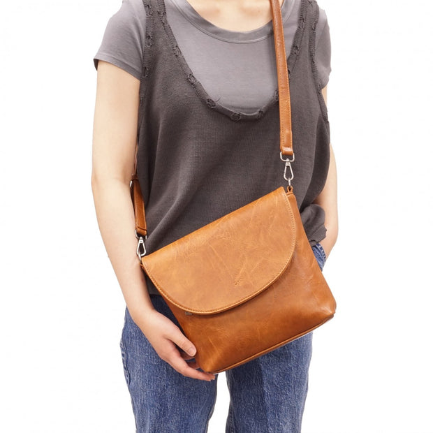 S-Q Zoe Crossbody in Walnut